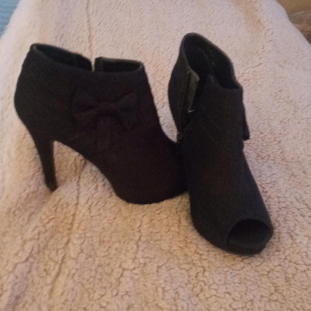 Boots - Picture 2 of 2